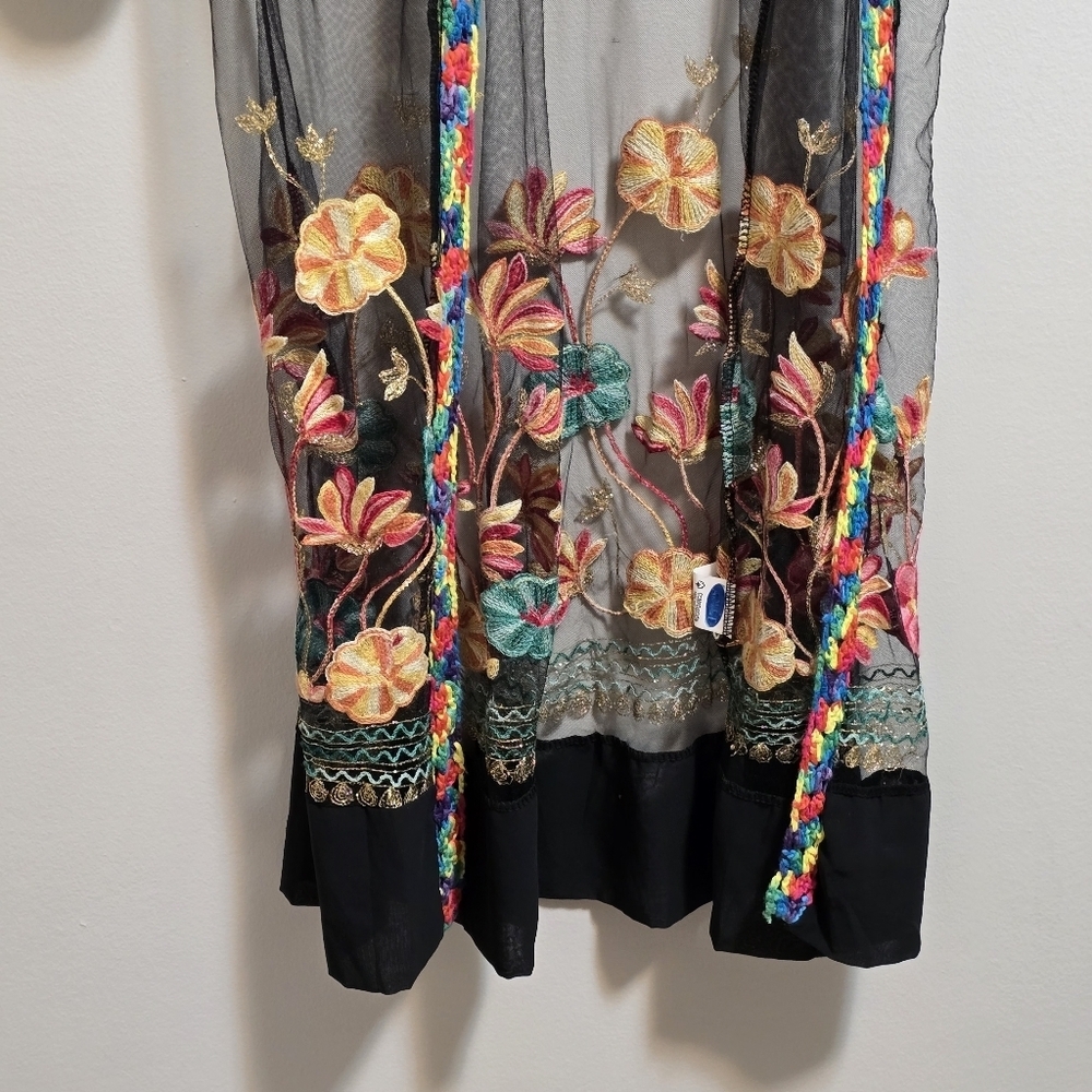Mesh Floral Embroidered Long Sleeves Sheer Kimono - Picture 3 of 12